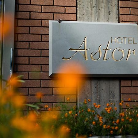 Hotel Astor Модена Экстерьер фото